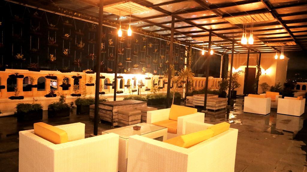 Amarelo Hotel Solo Екстер'єр фото